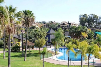 2 Bedroom Middle Floor Apartment in Estepona - Image 1