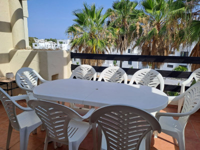2 Bedroom Middle Floor Apartment in Estepona - Image 4