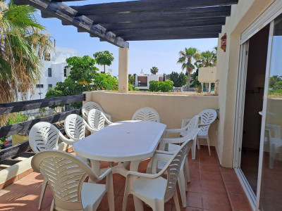 2 Bedroom Middle Floor Apartment in Estepona - Image 5