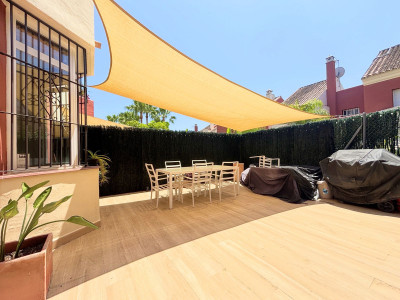3 Bedroom Townhouse in Estepona - Image 2
