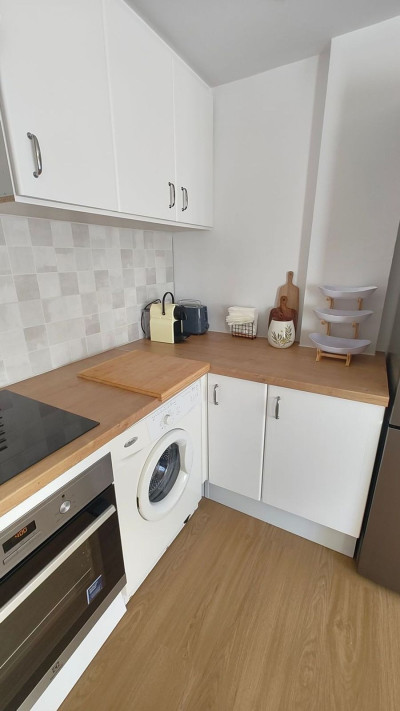 2 Bedroom Middle Floor Apartment in San Luis de Sabinillas - Image 3