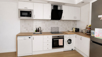 2 Bedroom Middle Floor Apartment in San Luis de Sabinillas - Image 4