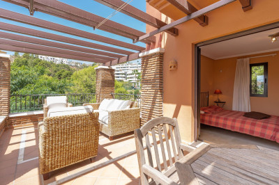 3 Bedroom Middle Floor Apartment in Los Arqueros - Image 4