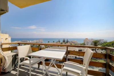 1 Bedroom Middle Floor Apartment in Estepona - Image 1