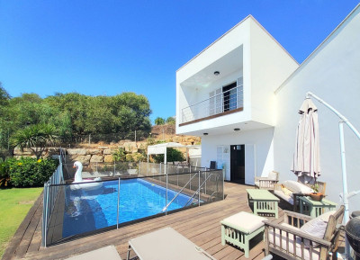 4 Bedroom Detached Villa in Torreguadiaro - Image 5