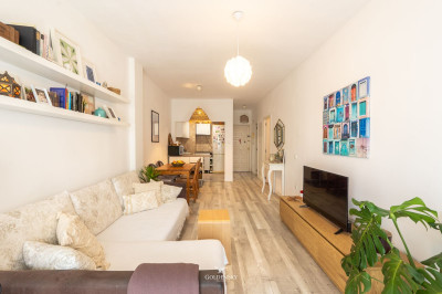 2 Bedroom Middle Floor Apartment in Marbella - Image 2