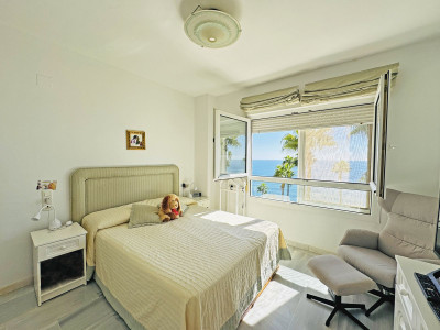 3 Bedroom Middle Floor Apartment in Calahonda - Image 4