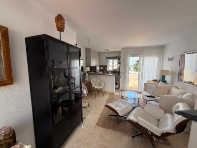 1 Bedroom Townhouse in Calahonda - Image 3