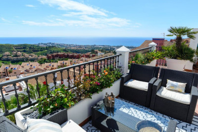 2 Bedroom Penthouse in Calahonda - Image 1