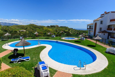 2 Bedroom Penthouse in Calahonda - Image 3