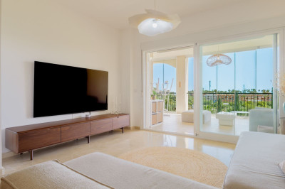 2 Bedroom Middle Floor Apartment in El Faro - Image 5