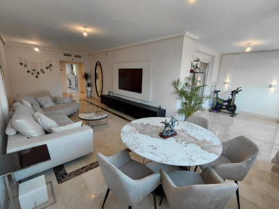 2 Bedroom Middle Floor Apartment in Nagüeles - Image 1