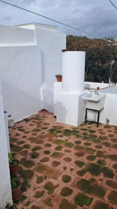 2 Bedroom Townhouse in Marbella - Image 3