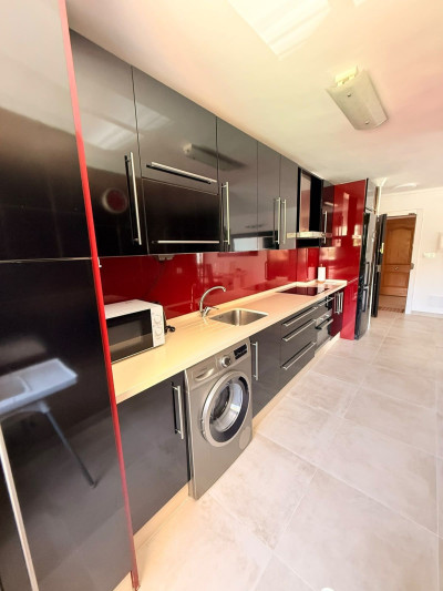 3 Bedroom Middle Floor Apartment in Benalmadena - Image 2