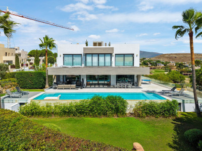 6 Bedroom Detached Villa in Benahavís - Image 1