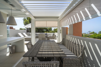 5 Bedroom Townhouse in Artola - Image 3