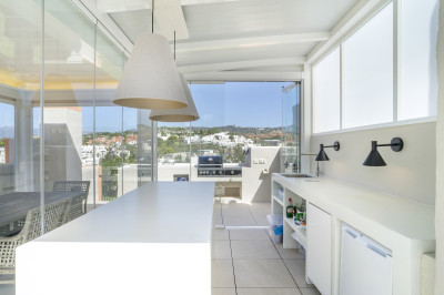 5 Bedroom Townhouse in Artola - Image 5