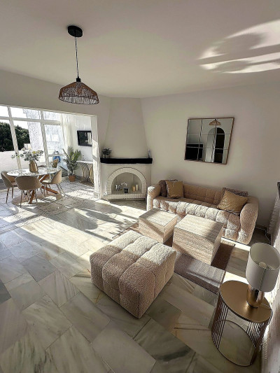2 Bedroom Top Floor Apartment in Calahonda - Image 5