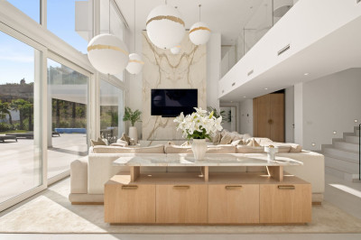 4 Bedroom Detached Villa in La Mairena - Image 4