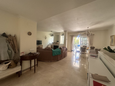 4 Bedroom Townhouse in Nueva Andalucía - Image 3