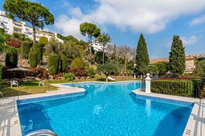 2 Bedroom Middle Floor Apartment in Los Almendros - Image 5