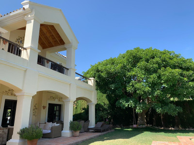 5 Bedroom Detached Villa in Sierra Blanca - Image 2
