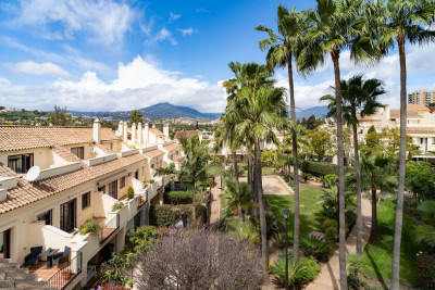 4 Bedroom Semi-Detached House in Nueva Andalucía