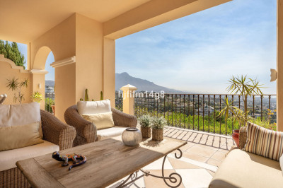 2 Bedroom Ground Floor Apartment in Benahavís