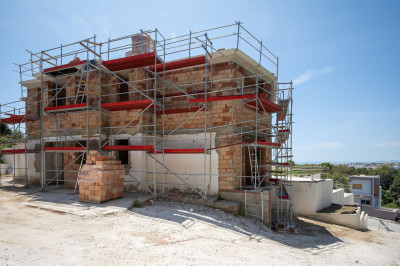 5 Bedroom Detached Villa in El Paraiso - Image 5