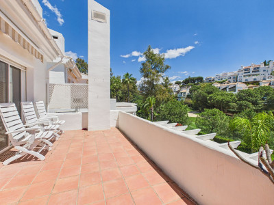 3 Bedroom Penthouse Duplex in Benahavís - Image 2