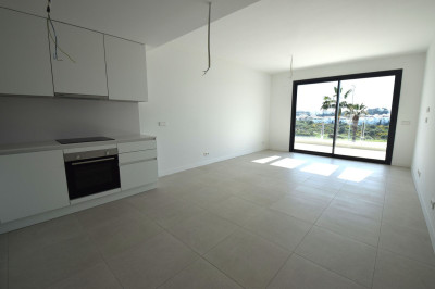 3 Bedroom Middle Floor Apartment in La Cala de Mijas - Image 5