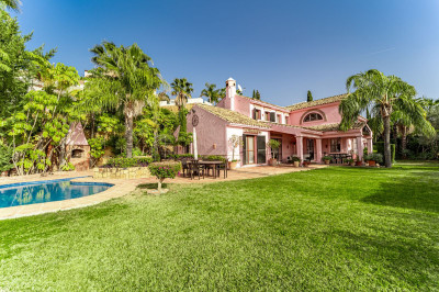 5 Bedroom Detached Villa in Benahavís - Image 4