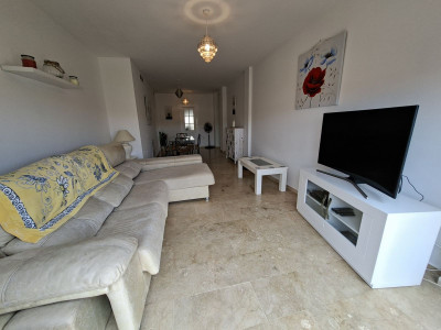 3 Bedroom Penthouse in La Duquesa - Image 4