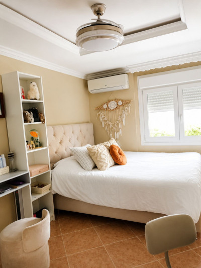 3 Bedroom Middle Floor Apartment in San Pedro de Alcántara - Image 3