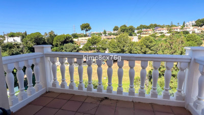 5 Bedroom Detached Villa in Calahonda - Image 2