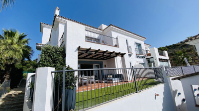 3 Bedroom Ground Floor Apartment in El Paraiso - Image 1