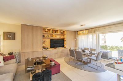 3 Bedroom Middle Floor Apartment in Marbella - Image 5