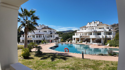 2 Bedroom Middle Floor Apartment in Nueva Andalucía - Image 4