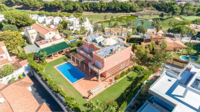 7 Bedroom Detached Villa in Benalmadena - Image 2