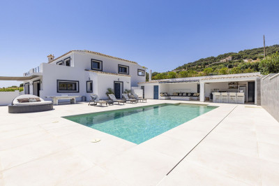 4 Bedroom Detached Villa in Casares