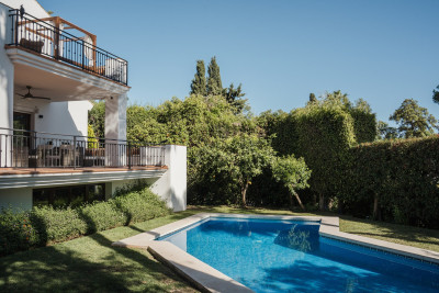 4 Bedroom Detached Villa in El Rosario - Image 2