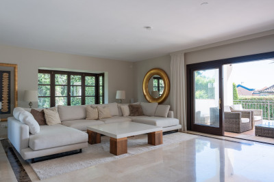 4 Bedroom Detached Villa in El Rosario - Image 5