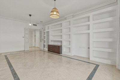 2 Bedroom Middle Floor Apartment in The Golden Mile - Image 4