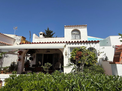 3 Bedroom Semi-Detached House in Manilva - Image 1