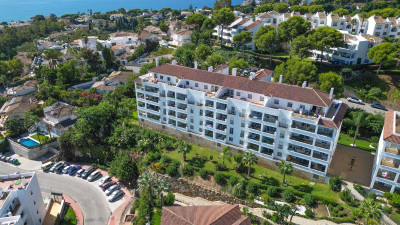 2 Bedroom Middle Floor Apartment in La Cala de Mijas - Image 4