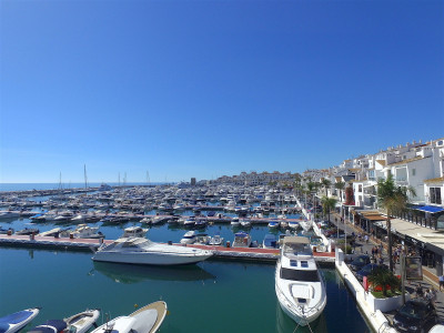 2 Bedroom Middle Floor Apartment in Puerto Banús - Image 1