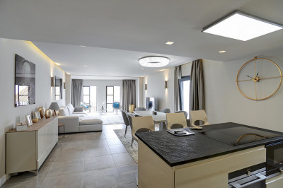 2 Bedroom Middle Floor Apartment in Puerto Banús - Image 5
