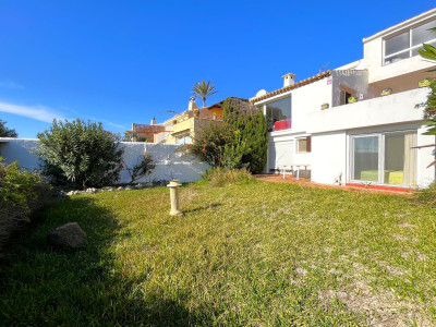 5 Bedroom Detached Villa in Estepona - Image 3