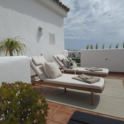 2 Bedroom Middle Floor Apartment in Valle Romano - Image 2