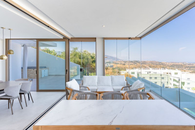 3 Bedroom Middle Floor Apartment in Mijas - Image 3